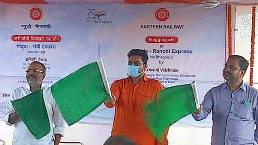 Godda MP Nishikant Dubey (first from left) along with others flagged off  Godda-Ranchi Express train from Godda railway station on Wednesday. 