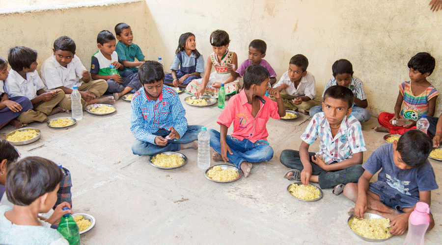 Govt retitles Mid Day Meal as 'PM Poshan Scheme'
