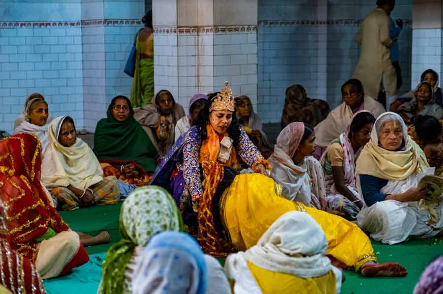 Several of the women who visit are followers of Vaishnavism, and travelling musicians. In Vrindavan, they celebrate their love and fondness for Krishna through musical dramas or ‘pala’ and ‘bhajans’ or ‘kirtans’ singing of the lord's antics and his relationships with Radha and Meera
