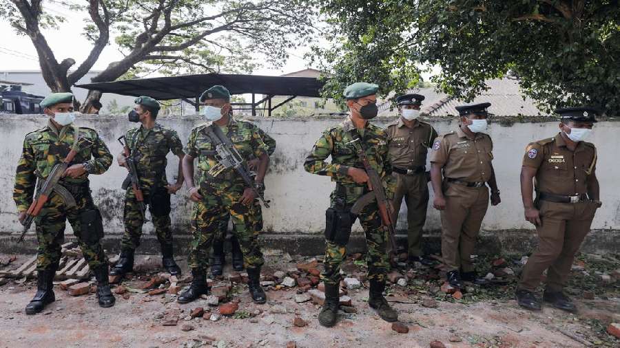 tight-security-in-sri-lanka-s-capital-as-shops-open-after-state-of-emergency-order