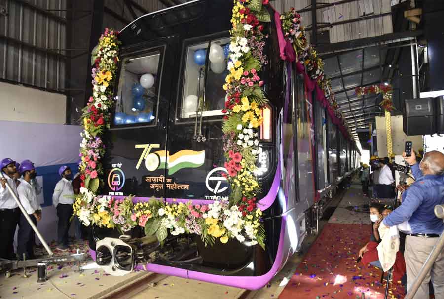 TECH MARVEL: India’s first ‘lightweight’ Metro rake was flagged off at a plant in Uttarpara, about 16km northwest of Kolkata, on Saturday, March 26. Titagarh Wagons, a railway wagon manufacturer based in Titagarh, built the Metro rake for Maharashtra’s Pune Metro project