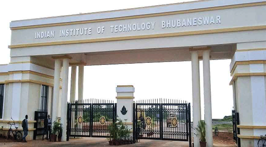 The council on Friday issued a letter to IIT Bhubaneswar directing Raja Kumar to hand over charge to IIT Kharagpur director V.K. Tewari with immediate effect. 
