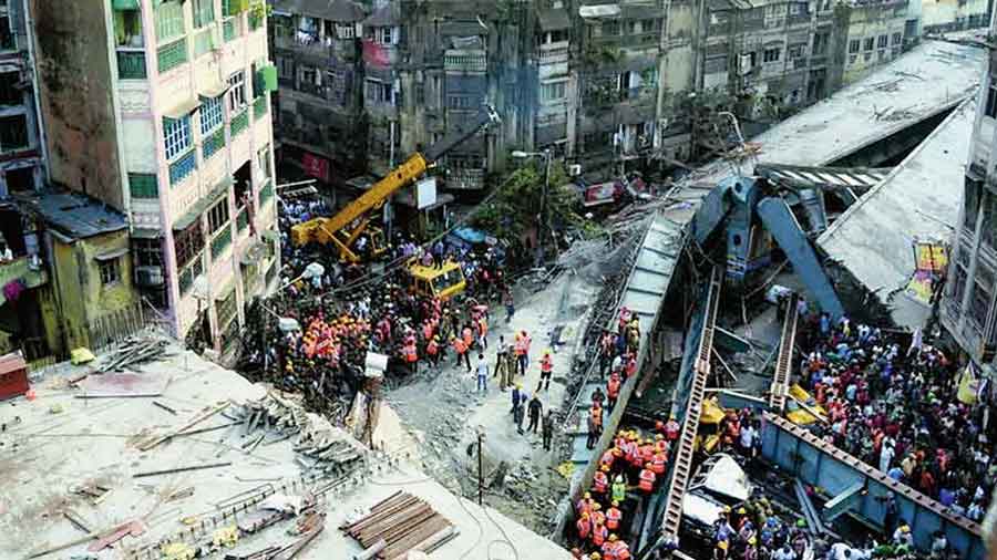 The collapsed Vivekananda Road flyover