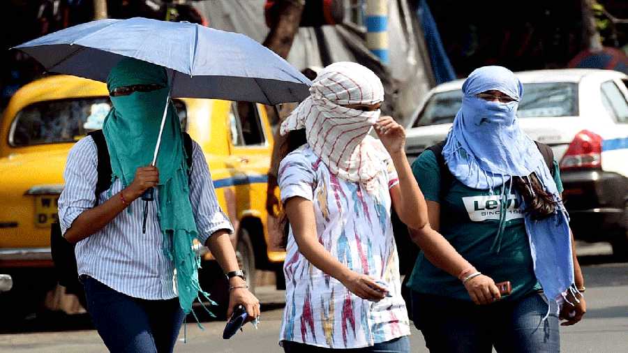 This March was the hottest one in 122 years, according to the India Meteorological Department.