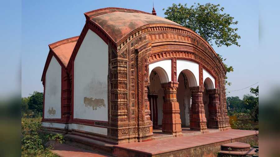 The villages and towns around Bolpur are dotted with temples with exquisite terracotta work, such as this Jora Bangla Kali Temple in Itonda