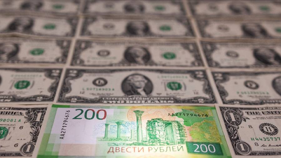 US banks to cap Russian fund pullout
