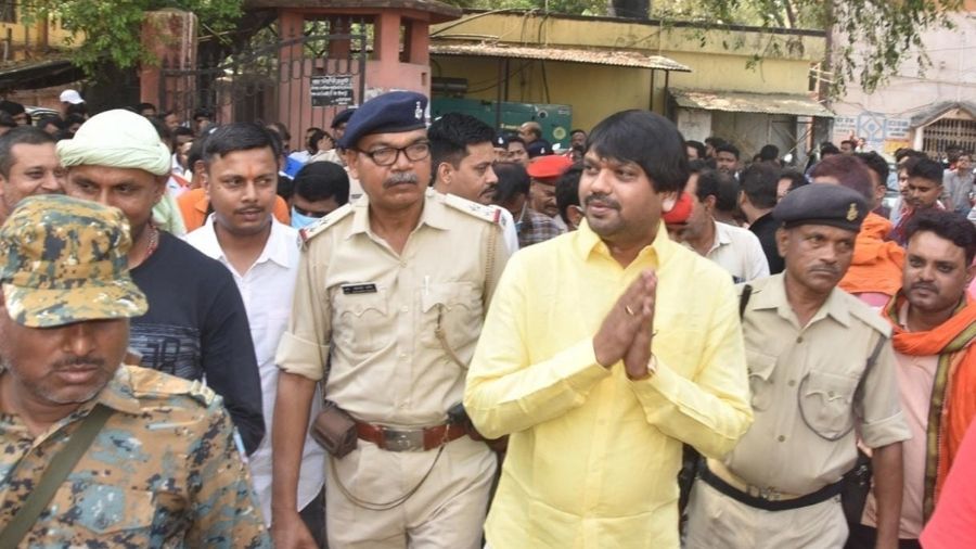 Former Jharia MLA, Sanjeev Singh (in yellow shirt) on way to Dhanbad jail after appearing in Dhanbad court on Tuesday.