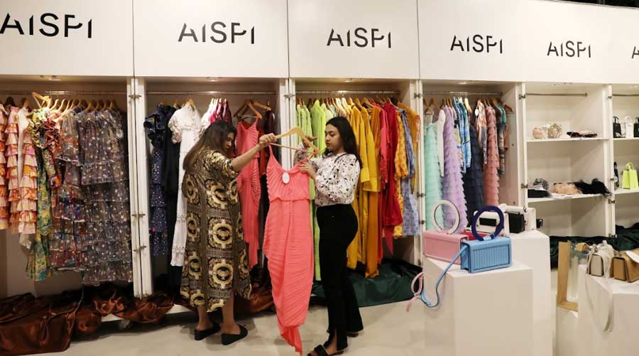 Belgium-based fashion curator Aisha Saraf Kothari’s fashion platform AISPI was back with the Kolkata edit of their trunk show. The Loft x AISPI pop-up, held at Quest Mall on April 8, highlighted emerging European brands and featured a terrific curation of luxury handbags, glasses, accessories and clothing