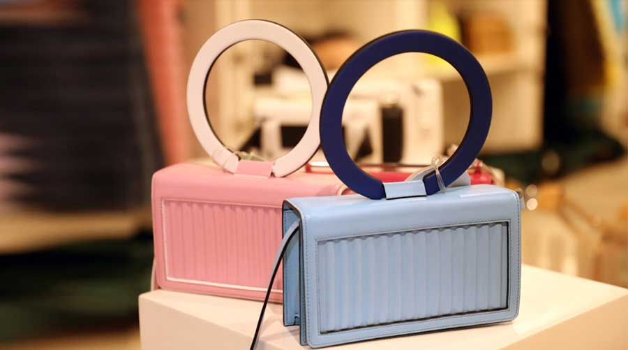 Jure Stropnik’s Italian label IURI has a focus on geometry, clean lines and bi-colours. These structured pastel bags by the label are the perfect daytime companion!