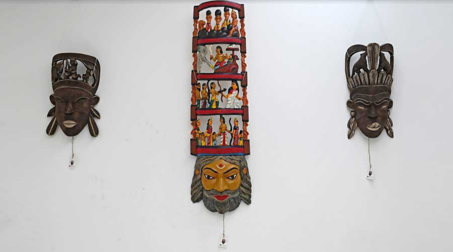 Vishvamitra’s mask depicts prominent events from the Ramayana 