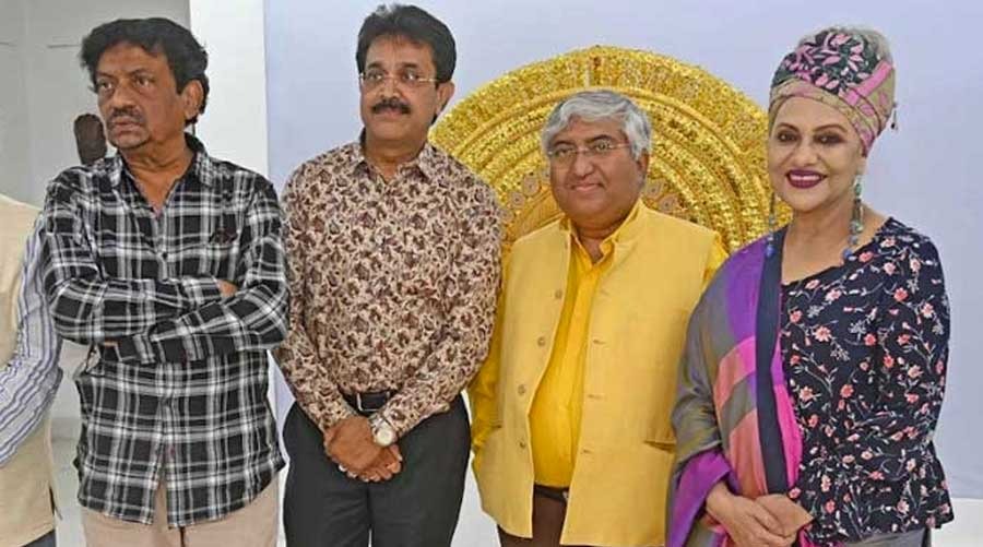 (L-R) Filmmaker Goutam Ghose, former Nandan CEO Yadab Mondal, Justice Soumen Sen and dancer Alokananda Roy at the inauguration ceremony 