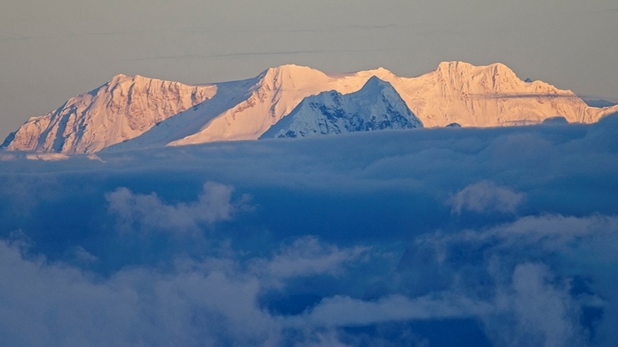 Lungthung view point is known for sunrise views of Kanchenjunga and its sister peaks