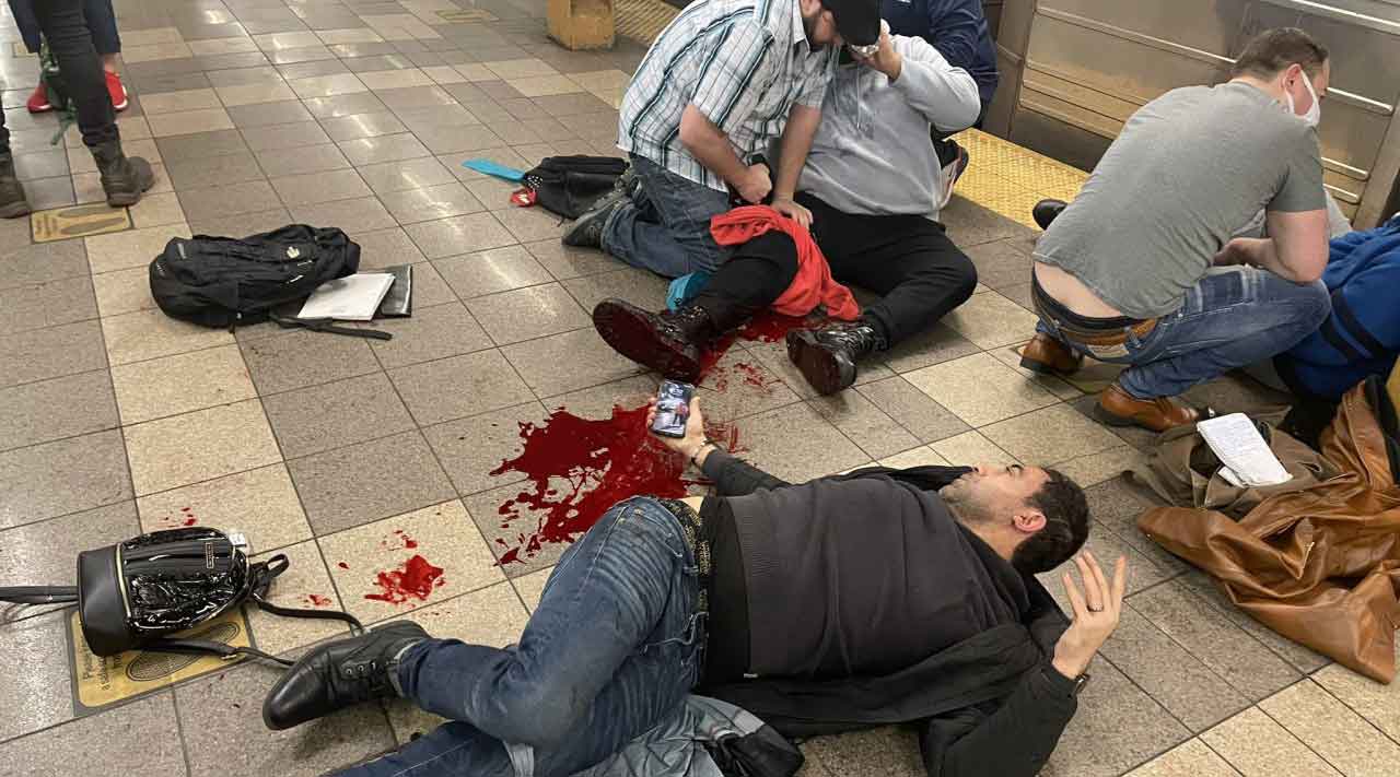 New York: Many shot at in subway station