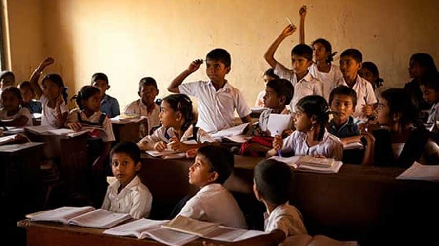 Unavailability of escort cards makes pupils’ dispersal a challenge in Kolkata schools