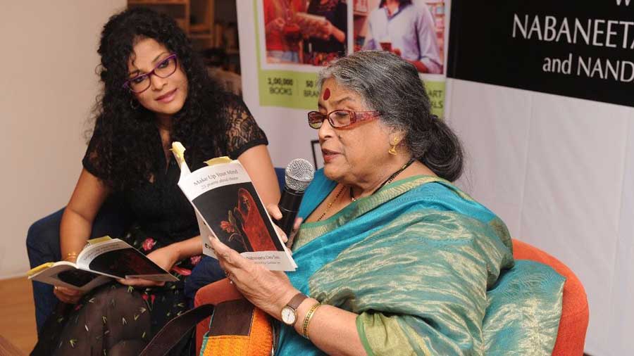  Nandana Dev Sen with mother Nabaneeta Dev Sen.