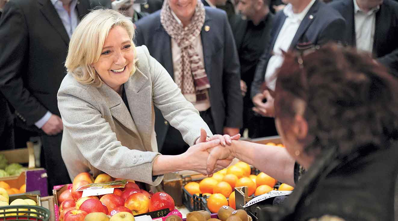 Marine Le Pen at a food market 