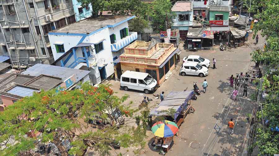 Behala turns into a battlefield as two groups clash ‘for spoils’