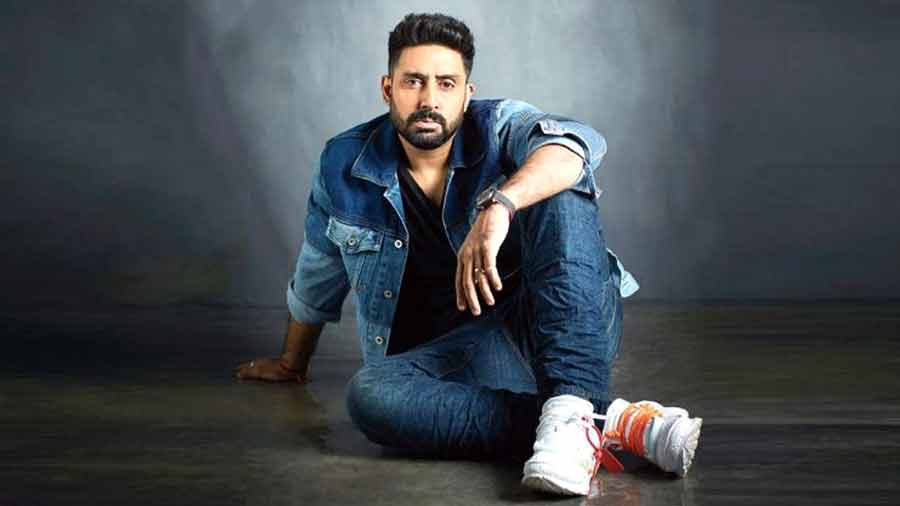 Abhishek Bachchan reveals that he himself is in charge of posting glowing reviews of Dasvi from Amitabh Bachchan’s social media accounts