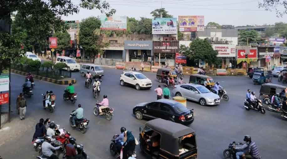 A congested strategic point on Bistupur Main Road 
