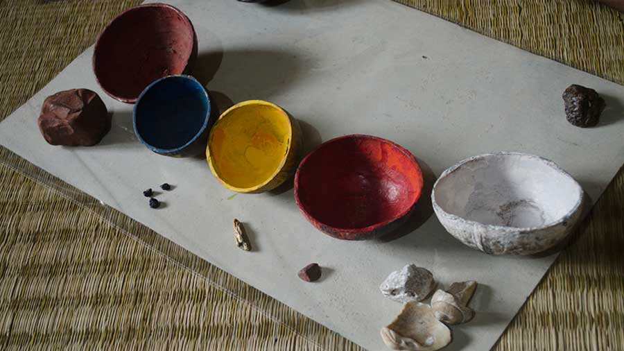 Vessels for organic colours traditionally used used by Raghurajpur artists
