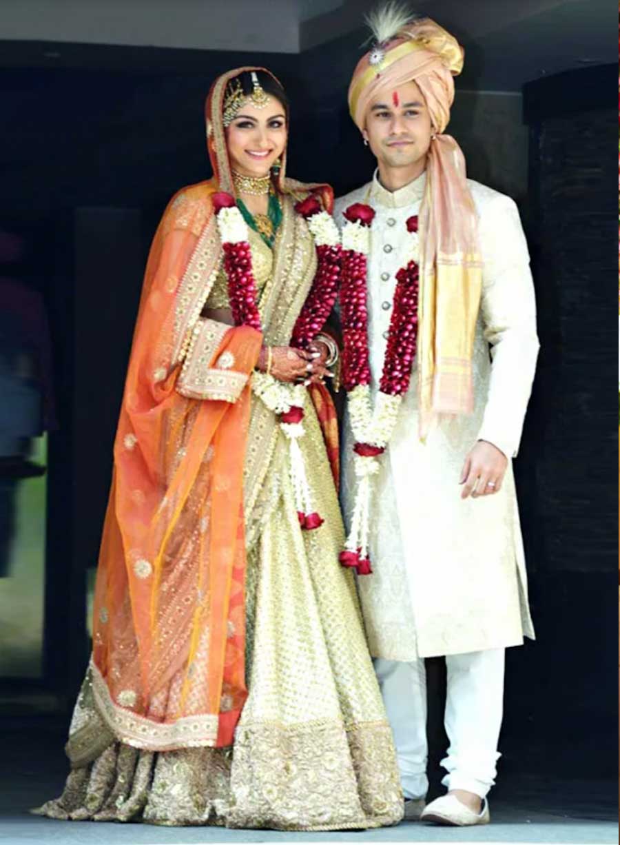 Soha Ali Khan: Soha channelled royalty with her elaborate beige lehenga and orange dupatta. The intricate embroidery work on the lehenga made the whole look come together along with her minimal jewellery