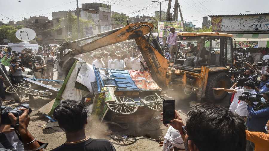 Delhi: Demolition drive stopped