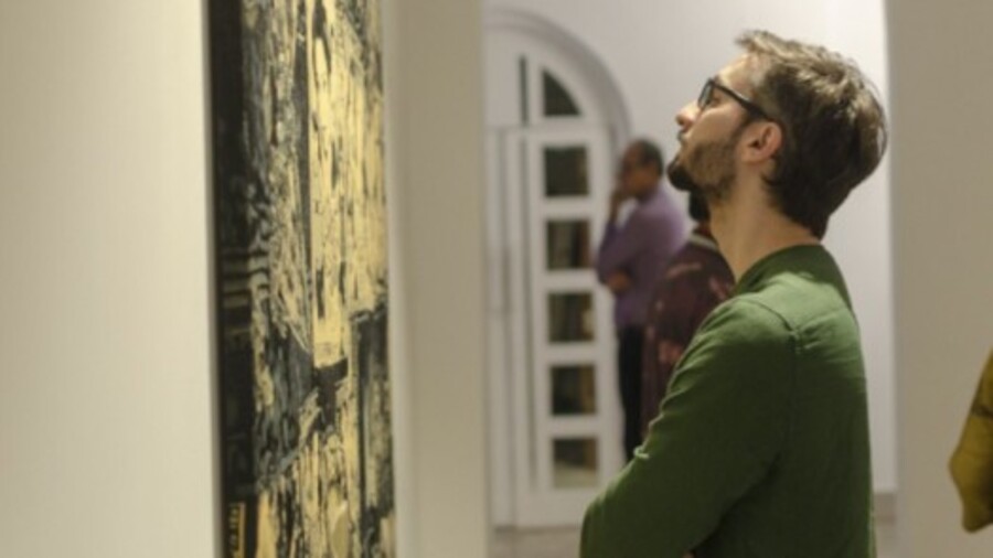 ‘Kaee’ is a colloquial word for algae. Founder Ambika Beri shared that Kaee Contemporary was curated to be a lively interpreter of Kolkata’s emerging art scene and have the space generate an environment for art to evolve and grow