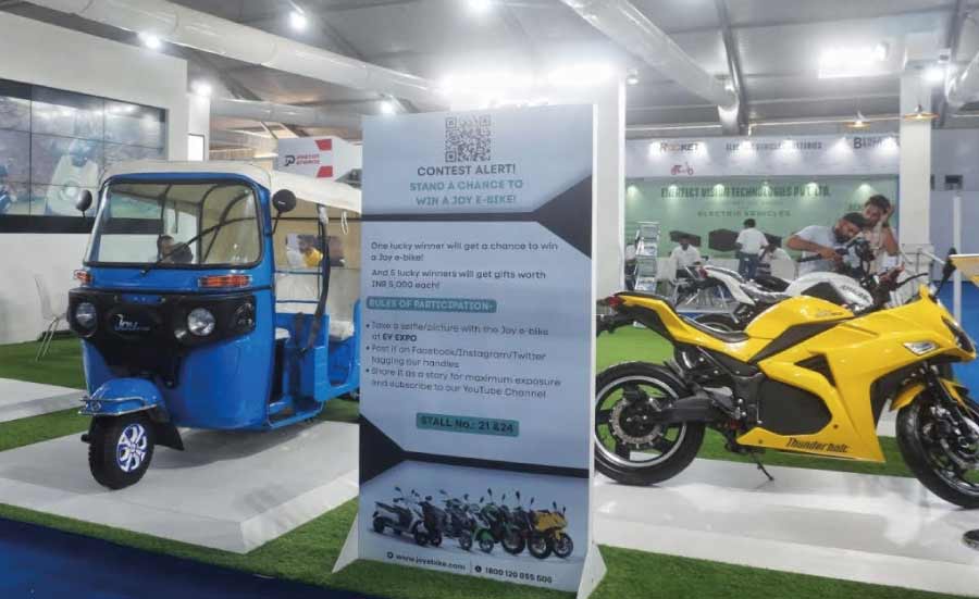 Electric vehicles on display on the inaugural day of the 14th Electric Vehicles Expo in Kolkata on Wednesday. EV India 2022 is an international electric motor vehicle show that will provide the opportunity and platform to electric vehicle manufacturers to showcase their latest products, technology and equipment, smart and NextGen transport, electric passengers cars, scooter, motorcycle, cycles and buses to meet and network with the trade industry as well as end users with the main aim to find out new business and protection of the environment.  The show will continue till April 24. 