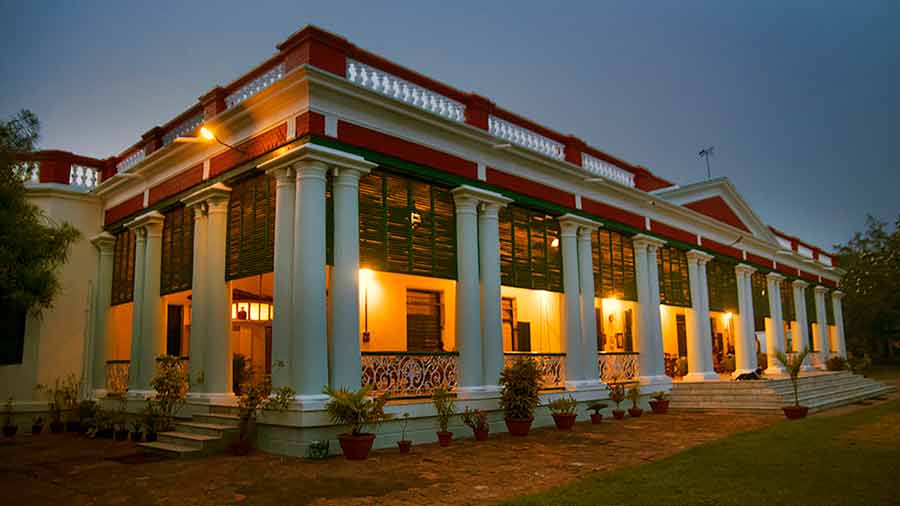 In the middle of the 14-acre Maheshganj Estate, stands the colonnaded facade of Balakhana House