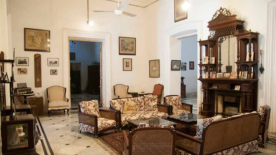 Balakhana’s vintage charm is the perfect backdrop for evenings spent listening to historic tales