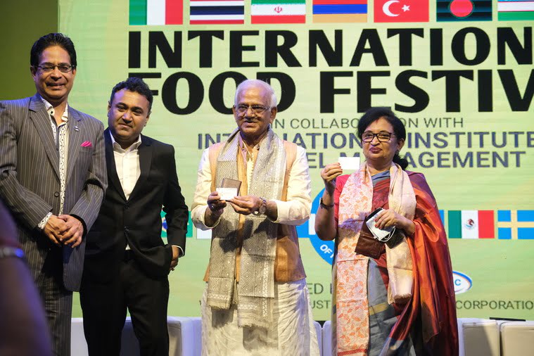 Dr Suborno Bose and Debaditya Chaudhury facilitated the state ministers with a Lifetime Membership Card for the Bengal Association of Hotels and Restaurants (BAHR), a new non-government association launched for the growth and development of the hospitality industry in Bengal