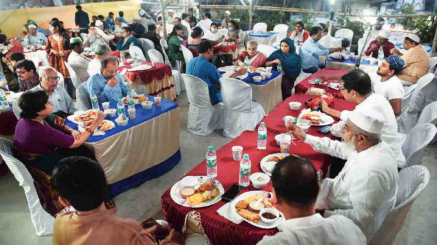 Iftar at the Niyamatullah Ghat Masjid on Saturday. 