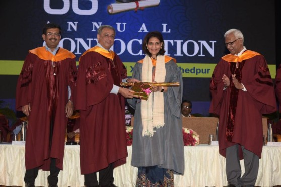 Preetha Reddy receives the Sir Jehangir Ghandy Medal for Industrial and Social Peace from Tata Steel CEO and managing director T.V. Reddy.