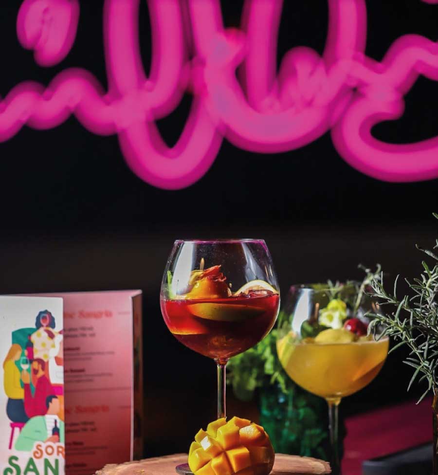 MANGO SIZZLE FROM ONE8 COMMUNE: This boozy cocktail brings together the best things about summer — mango and icy sorbet.  The chilli mango sorbet is infused with fresh rose petals while the fruity peach is brewed in the classic Cabernet Shiraz