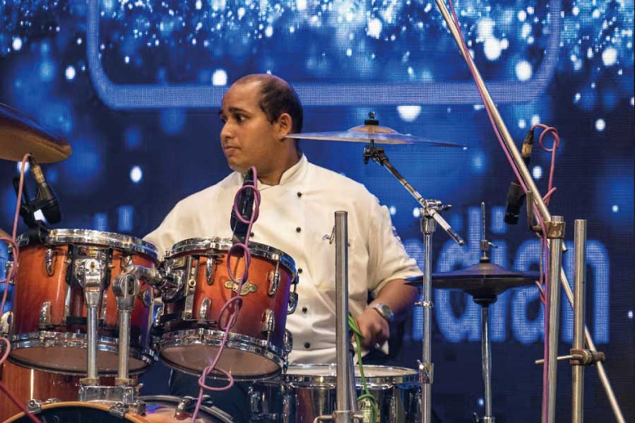 The faculty of IIHM also performed at the festival, adding to the fun and frolic of the event. Chef Prashant Dawn (in picture), faculty of the food production department, gave a drum performance