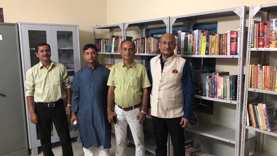 Bakshi with the key movers who will manage the Surul Community Library