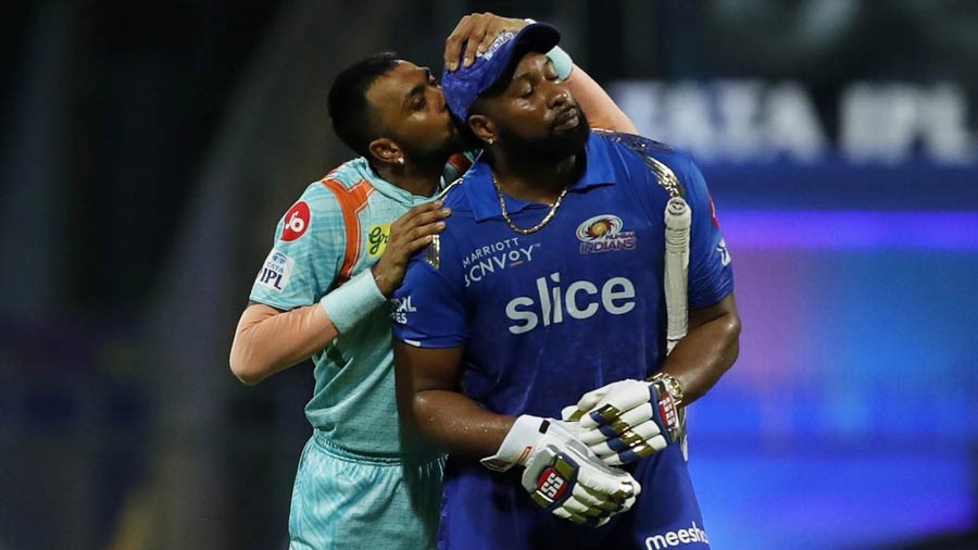 Krunal Pandya gives Kieron Pollard a bizarre send-off after getting him out for LSG versus MI