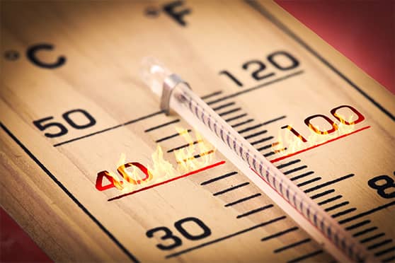 The mercury hovered around 39°C but felt like 44°C in Kolkata at 4pm on April 27, according to Accuweather. 