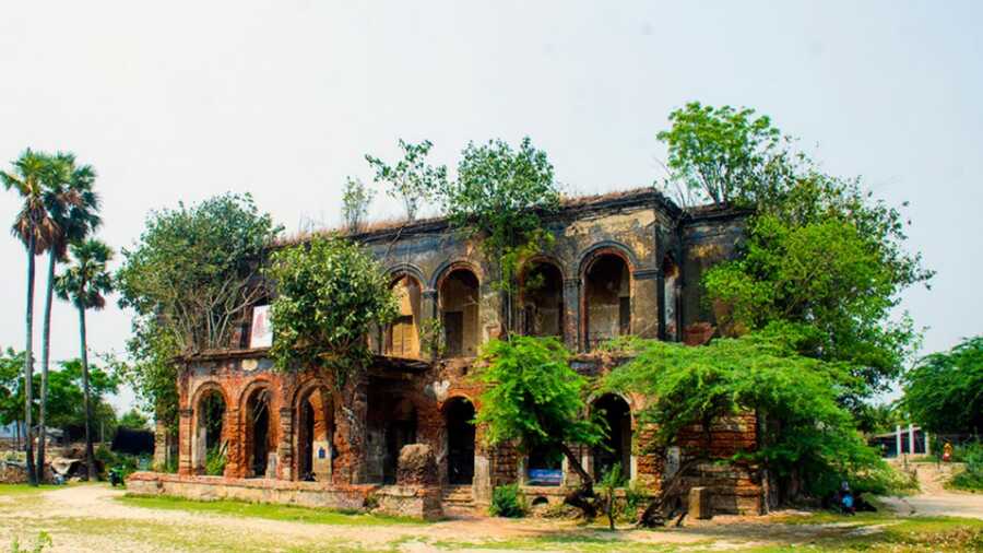 The two-storied mansion is under the protection of the West Bengal Heritage Commission
