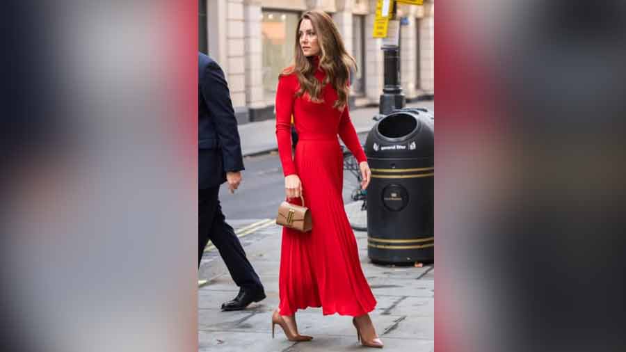 Kate Middleton Is Still On Board With the Mini-Bag Trend