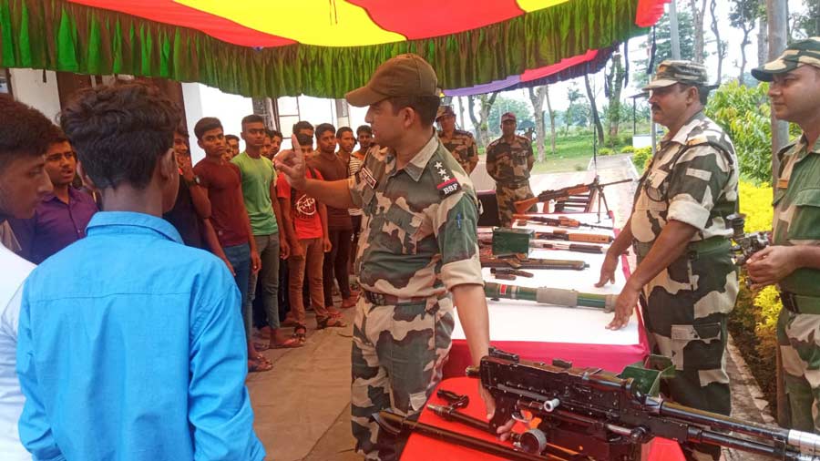 Members of the South Bengal Frontier Border Security Force hold a weapons exhibition as part of India’s year-long celebration of 75 years of independence. The official Twitter handle of the south Bengal frontier uploaded this photograph on Monday with the caption: “"𝔼𝕂 𝔹ℍ𝔸ℝ𝔸𝕋 𝕊ℍℝ𝔼𝕊ℍ𝕋ℍ𝔸 𝔹ℍ𝔸ℝ𝔸𝕋" Celebrating #AzadiKaAmritMahotsav , Weapon display & Cultural program organized by BOP-Mysimpur, South Bengal Frontier #BSF. Students of nearby border villages witnessed the program with great enthusiasm. #AmritMahotsav”