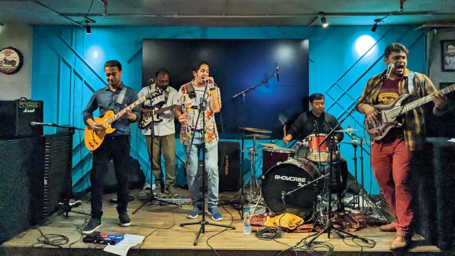 (L-R) Agniva Sen on guitar, Ayan Mukherjee on guitar and flute, Wriddh on vocals, Sayantan Roy on drums and Tamal Bhattacharjee on bass. “Punch has an electric stage persona and ability to offer a wide range of songs, including the originals, using both western and eastern instruments. Every song tells a story that can move listeners. I am hopeful our listeners can resonate with the same vibe and energy that we feel on stage while performing,” said Tamal. Sayantan, the drummer, was thrilled at the second coming. “I was really excited to play with my old and new brothers. I am happy it went well, and I am looking forward to many more,” he said.