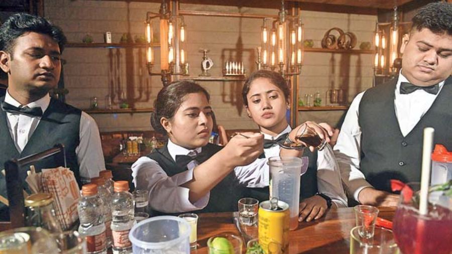 Young and budding bartenders were spotted learning with enthusiasm as they participated in the workshop.