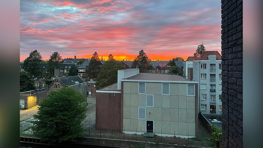  It was Midsummer Day in Amsterdam