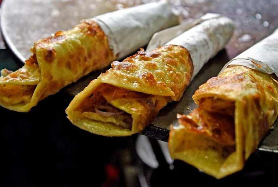 4. BEEF ROLLS FROM ZAM ZAM: The beef rolls at Zam Zam meet the standards set by their beef biryani! The wrap of tender paratha, filled with malai beef, melts in your mouth with ease, leaving you wanting more. If one doesn’t do the trick, go for the double beef roll! 