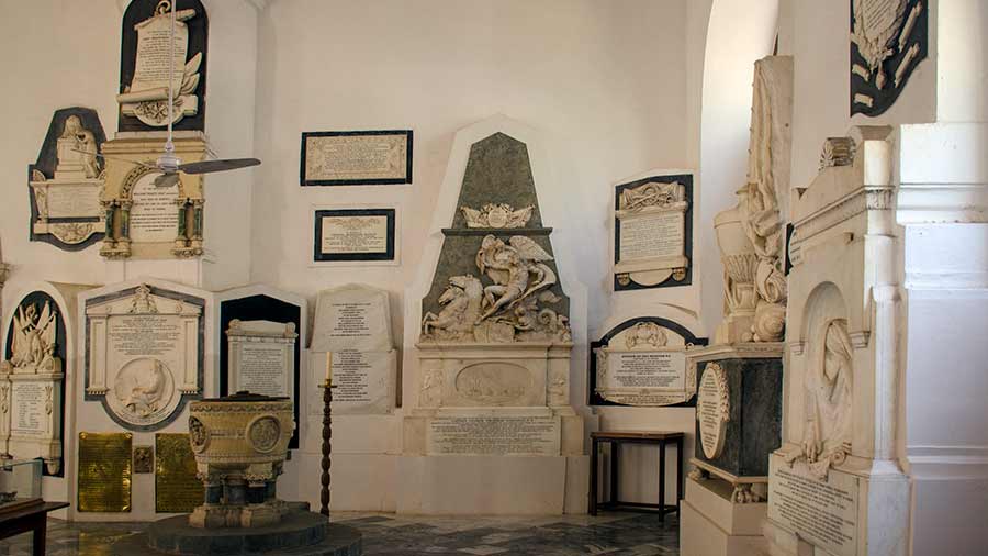 Plaques and memorabilia inside the church notable servants of the East India Company and other notable Englishmen and women