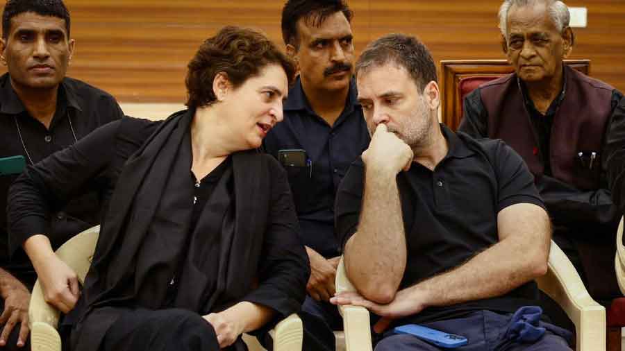 Congress leaders Rahul Gandhi and Priyanka Gandhi with party leaders during a protest over price rise, unemployment and GST hike on essential item