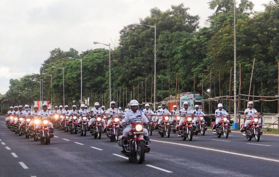 Kolkata police carry out Independence Day parade rehearsals on Red Road on Friday