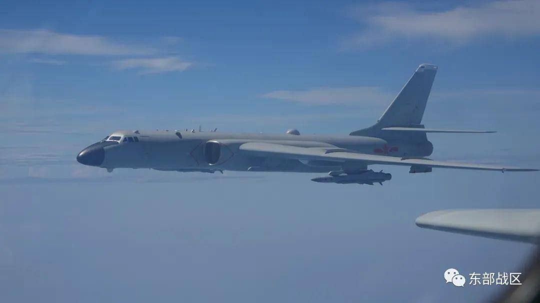 Picture of a Chinese drill over the Taiwan Strait