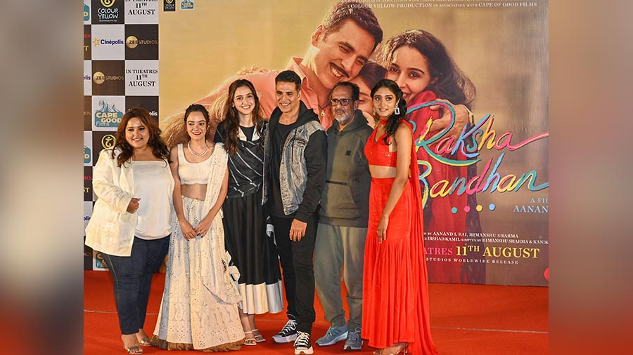 Raksha Bandhan director Aanand L. Rai was there with Akshay and cast members Sadia Khateeb, Deepika Khanna, Smrithi Srikanth and Sahejmeen Kaur, who play Akshay’s sisters in the film.